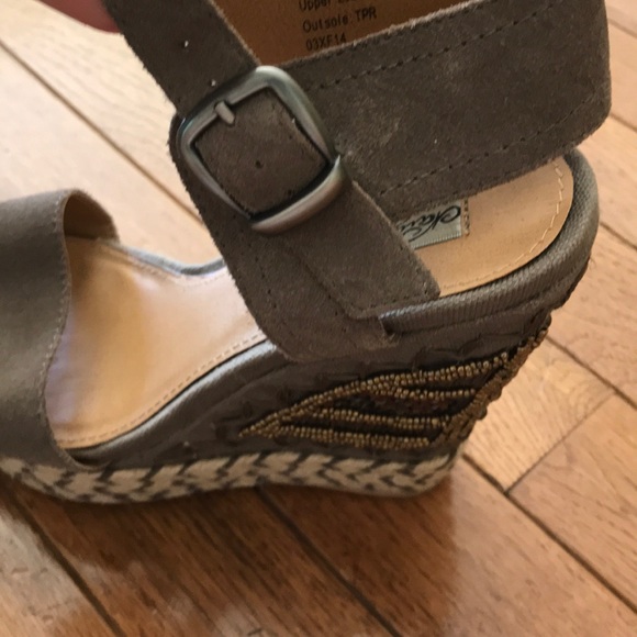 Wedges with beading in grey - Picture 4 of 6